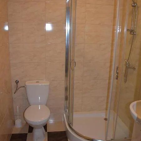 Ceglany Dworek Bed & Breakfast *