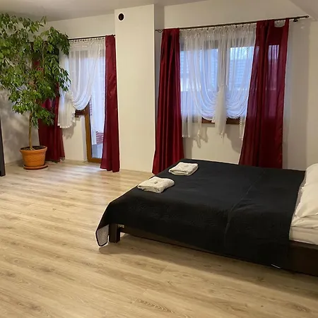 Bed & Breakfast Ceglany Dworek