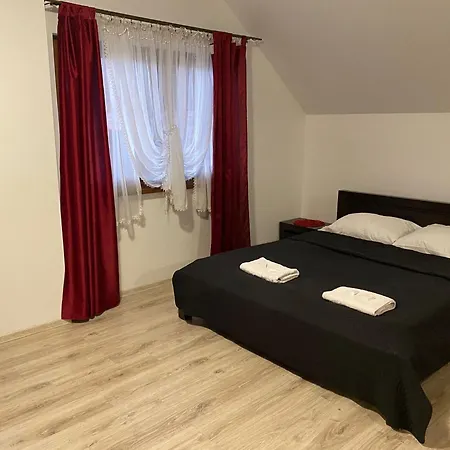 Bed & Breakfast Ceglany Dworek *