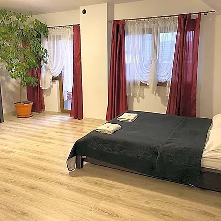 Bed and breakfast Ceglany Dworek 3*