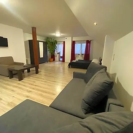 Ceglany Dworek Bed and breakfast 3*