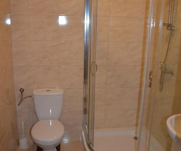 Ceglany Dworek Bed & Breakfast 3*