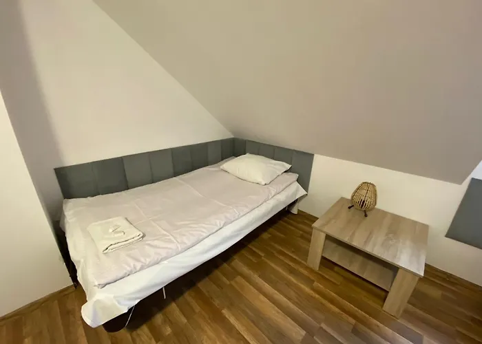 Ceglany Dworek Bed & Breakfast