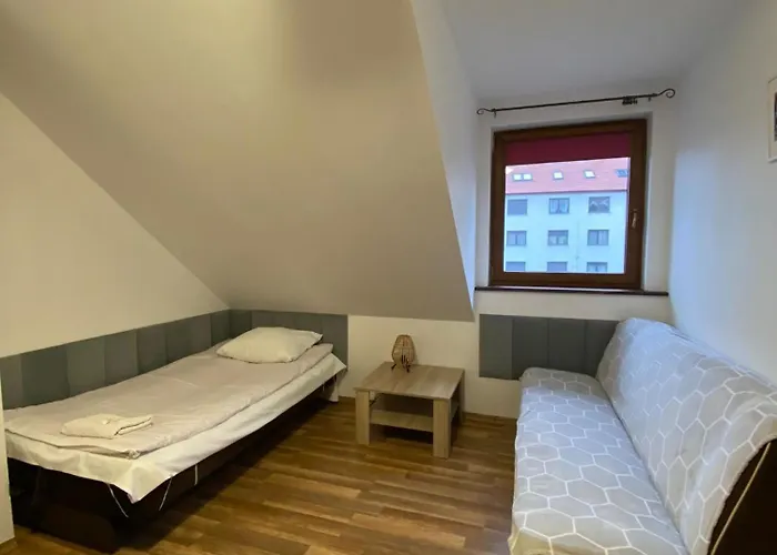 Bed & Breakfast Ceglany Dworek Chojnow