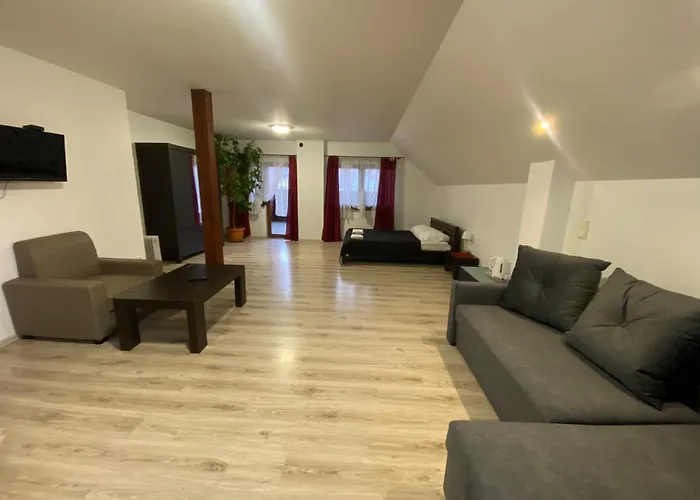 Bed & Breakfast Ceglany Dworek 3*