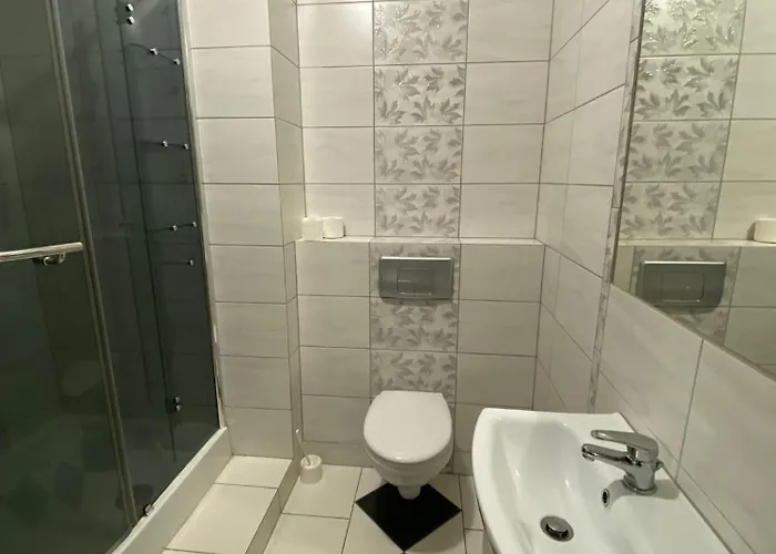 Ceglany Dworek Bed & Breakfast