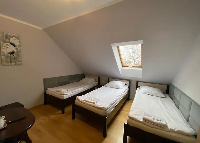 Ceglany Dworek Bed & Breakfast