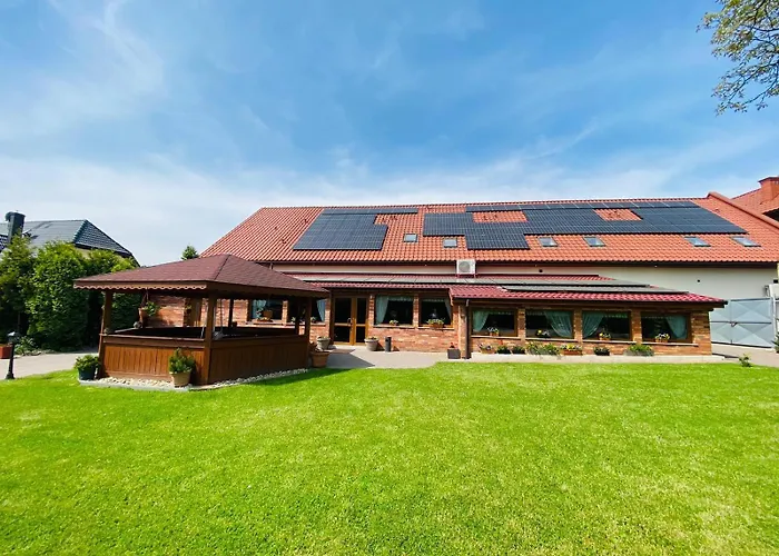 Ceglany Dworek Bed & Breakfast Chojnow